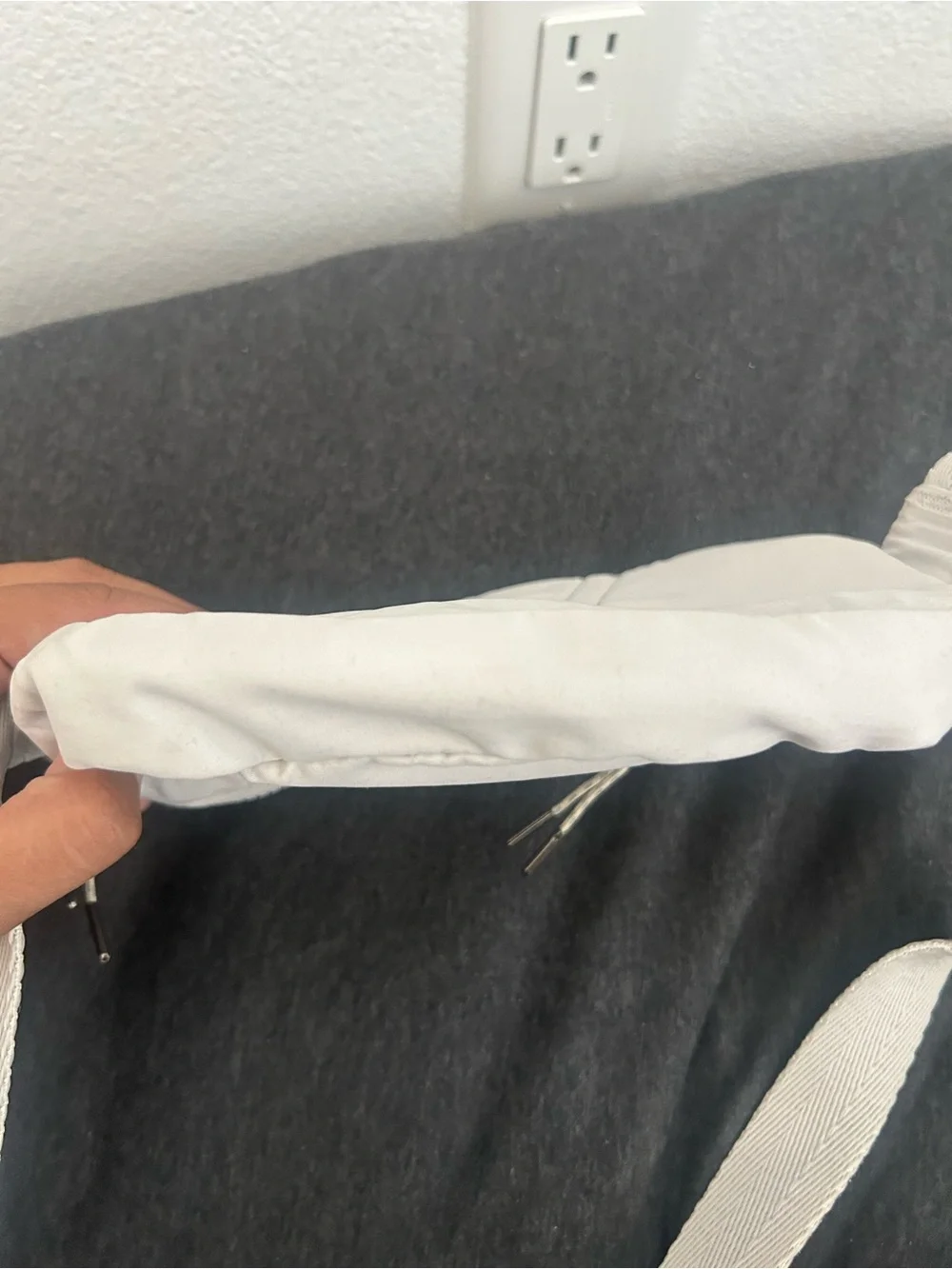 Vuori Hip Pack Salt Grey - Picture 3 of 5